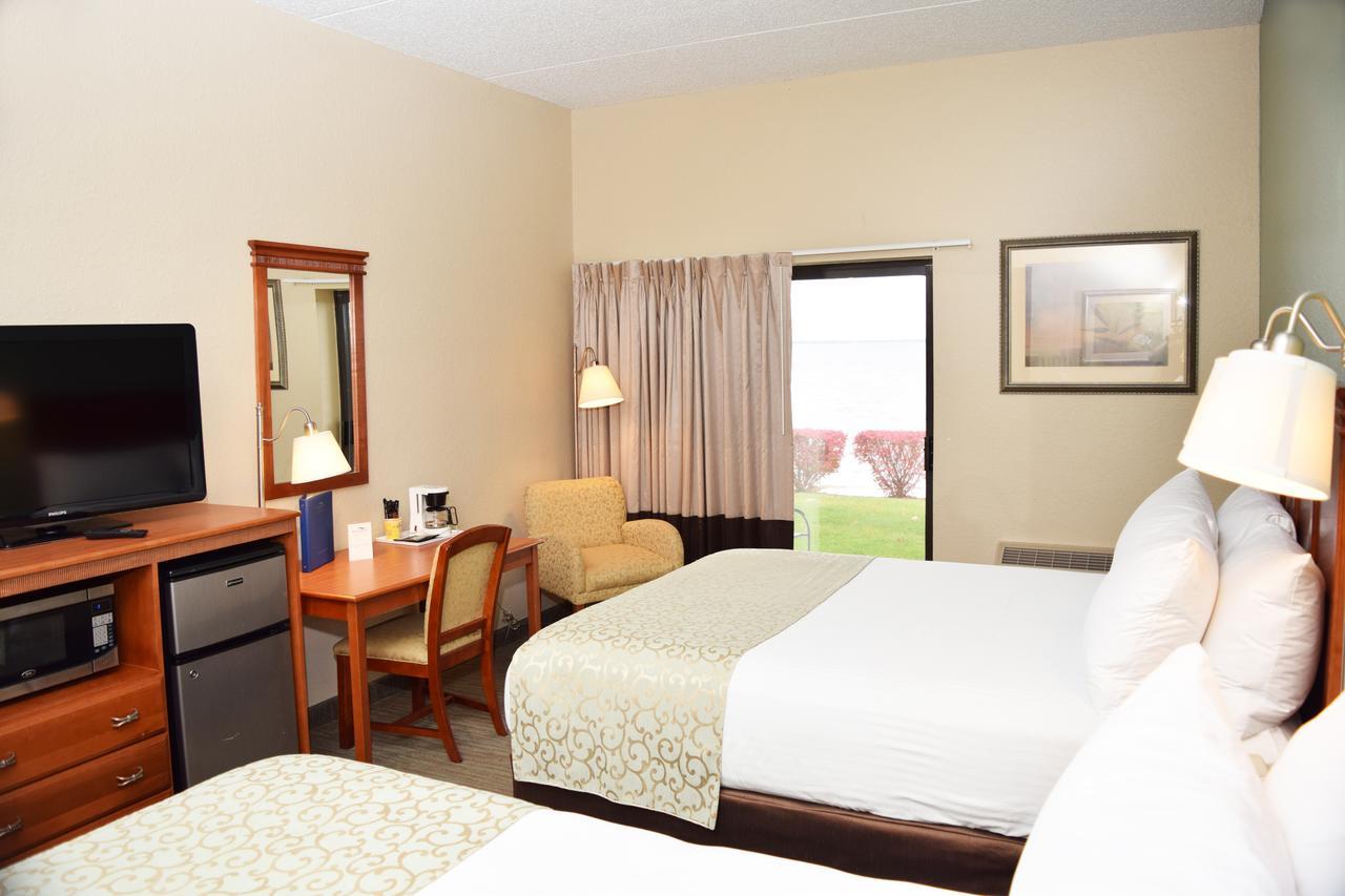Beachfront Hotel Houghton Lake Exterior foto